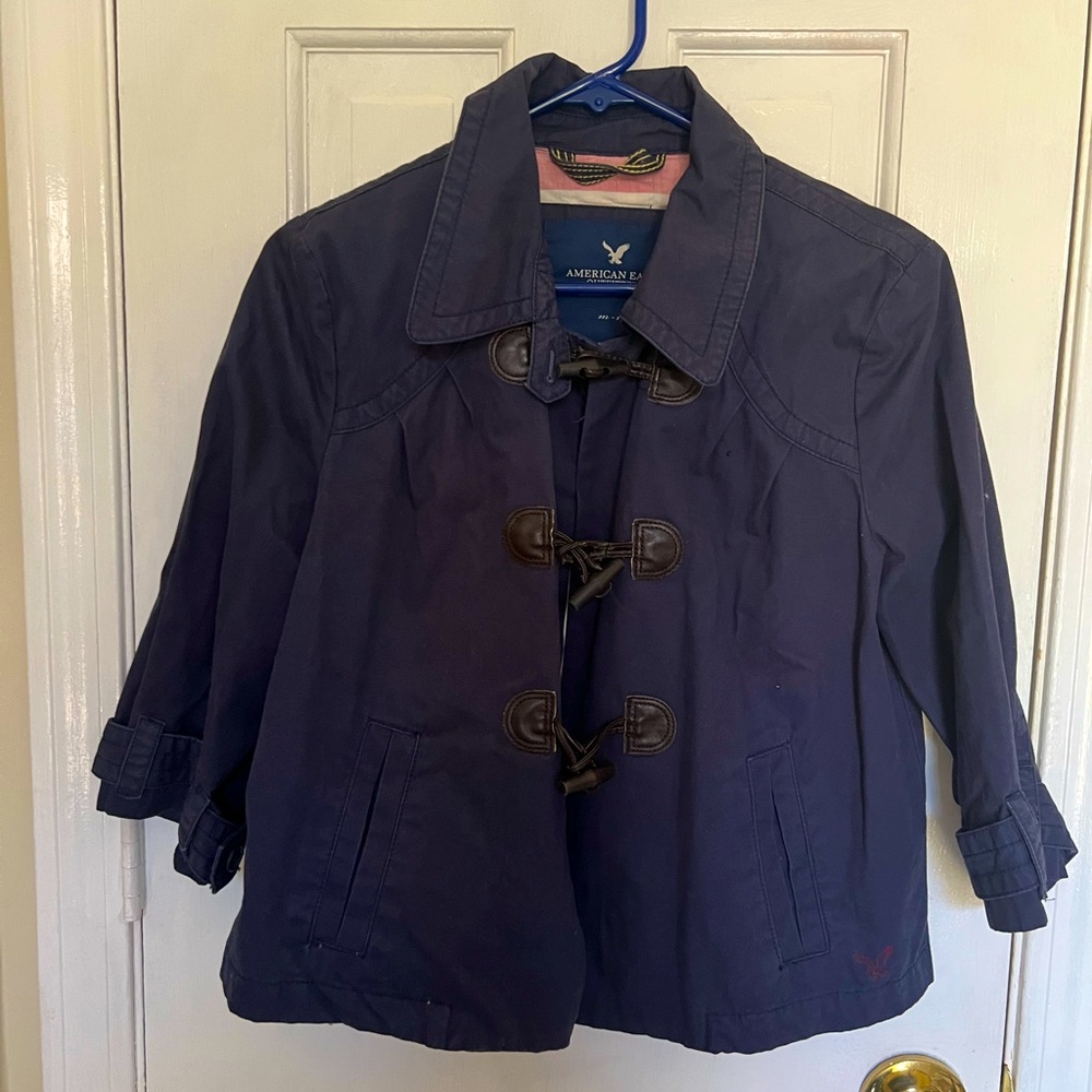 Adorable swing jacket with toggles American eagle size m